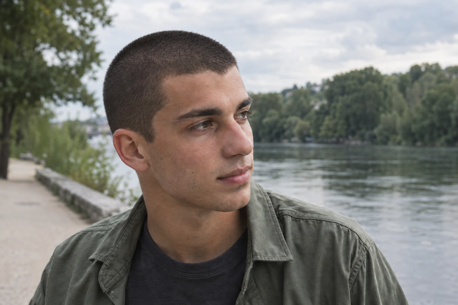 Buzz cut homme très courte